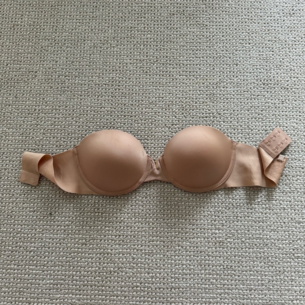 Victoria Secret Seamless Nude Strapless Bra